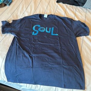 Never worn, brand new. Cool t shirt. XL.